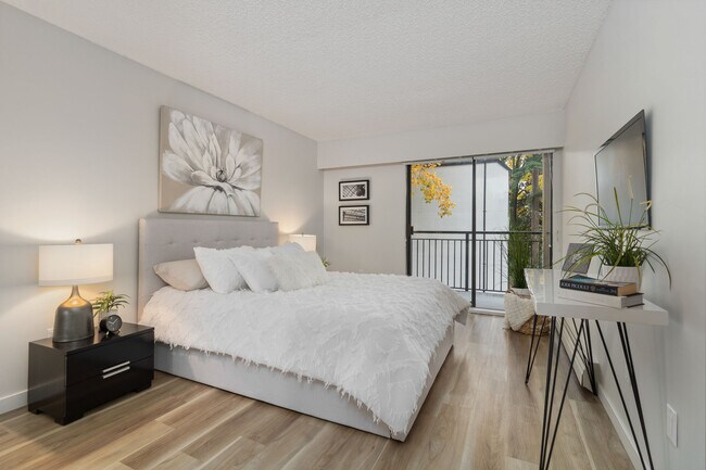 Photo - Lynmour Apartments