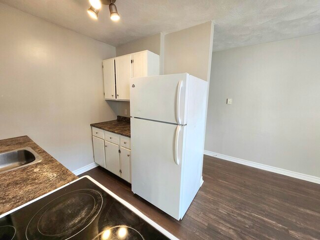 Photo - 242-242 Duke St Unit 240-3