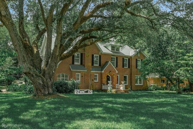 Photo - GORGEOUS 4/2.5 BROADMOOR HOME-ACROSS FROM DUCK POND PARK & LIBRARY