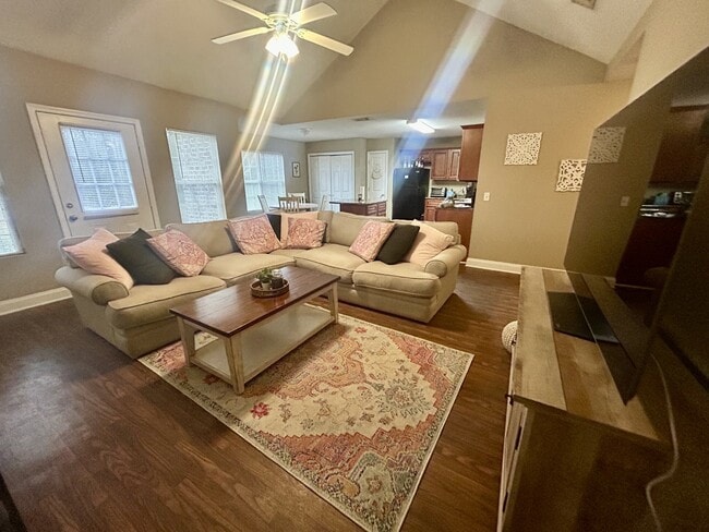 Photo - 100 Tuscany Trail