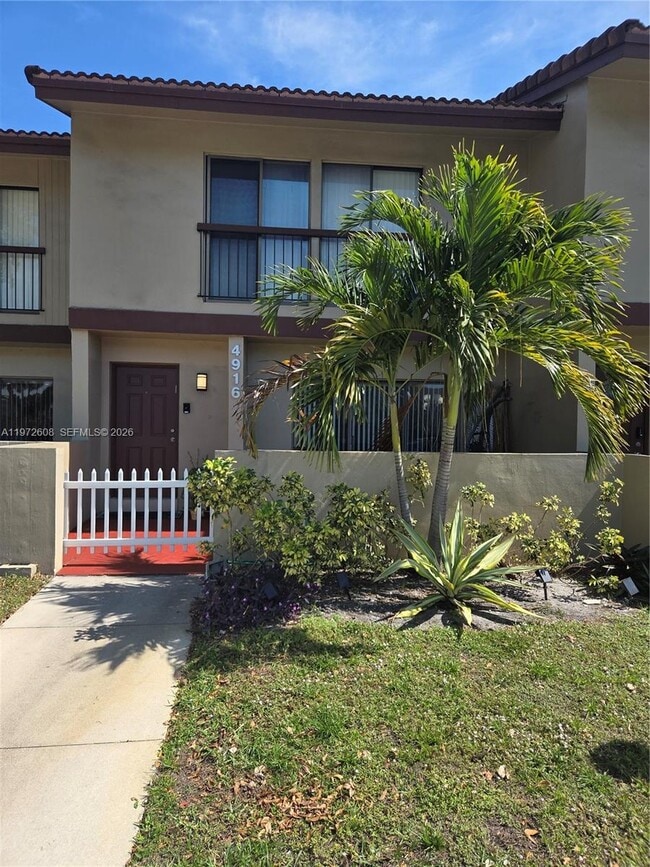 Building Photo - 4916 Sheridan St