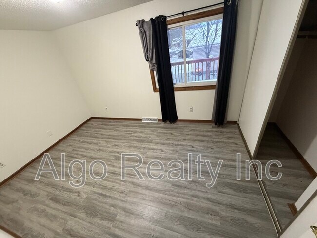 Photo - 8125 Georgia Ct N