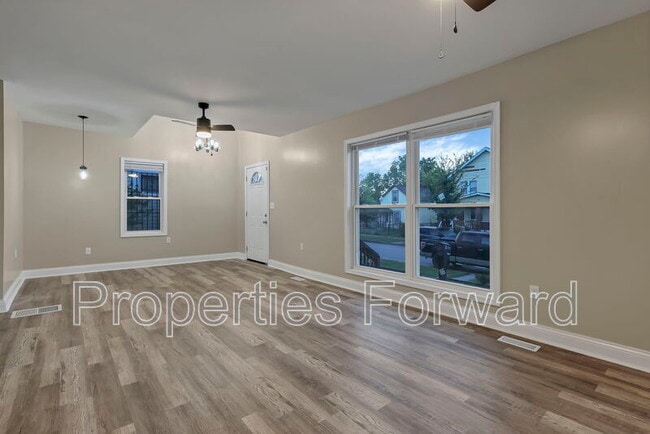 Photo - 908 E 12th Ave