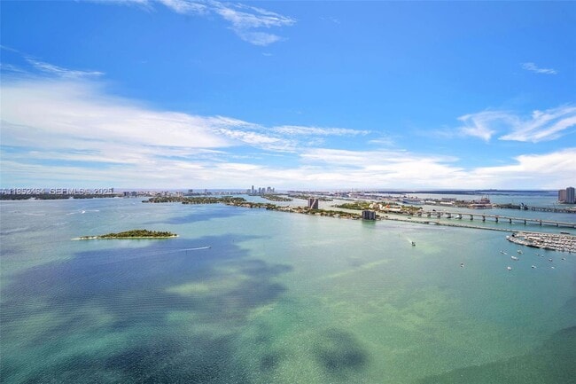 Photo - 700 NE 24th St Unidad 4507