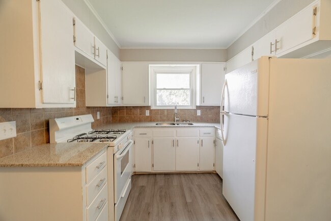 Photo - Neal 60-64 Unit Neal 60