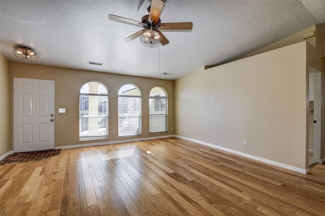 Photo - 1766 Boardwalk Ave