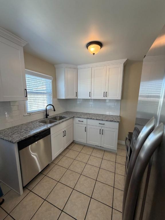 Photo - 721 Robins Ave