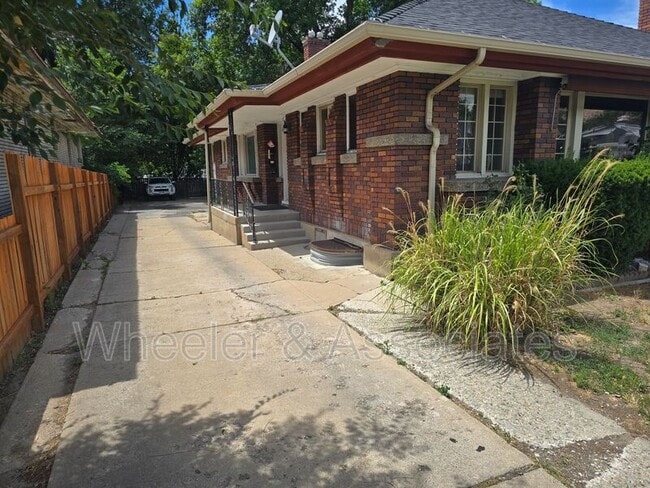 Building Photo - 2537 Harrison Blvd