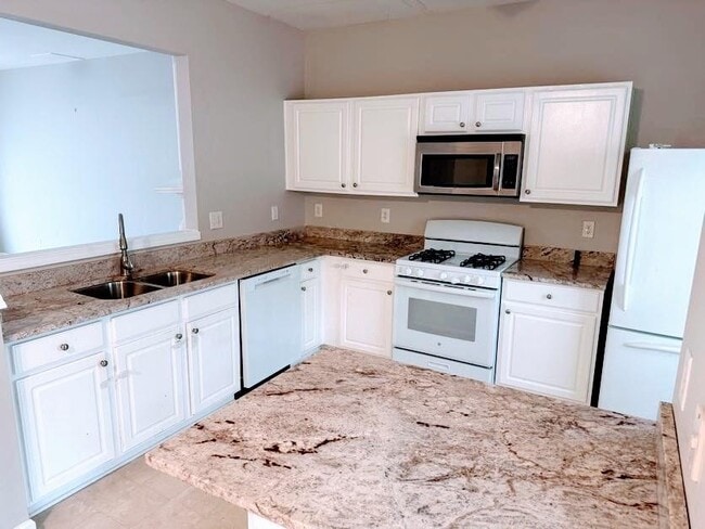 Photo - 940 Prestwyck Ct