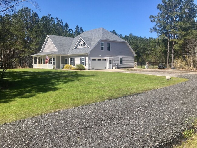 Country living on 10 acres in Moyock offer... - Country living on 10 acres in Moyock offer... Casa