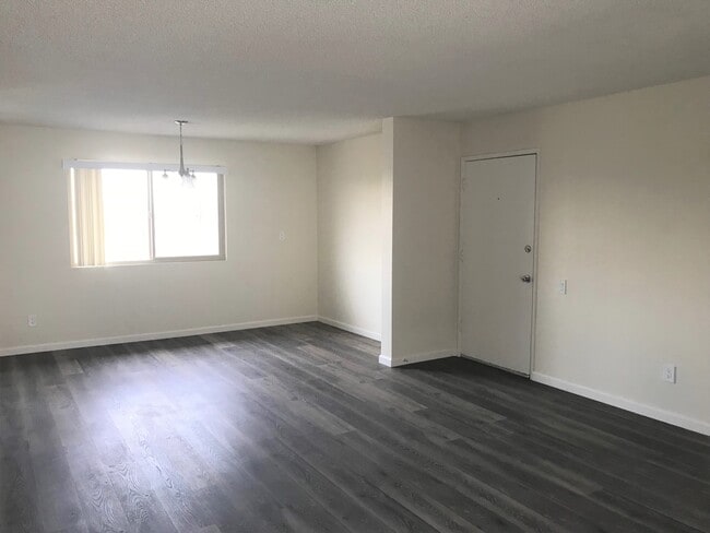 Photo - 2513 Ruhland Ave