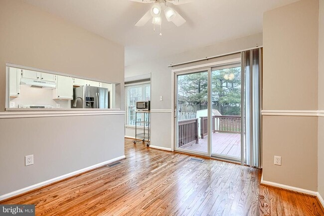 Photo - 309 Overlea Pl