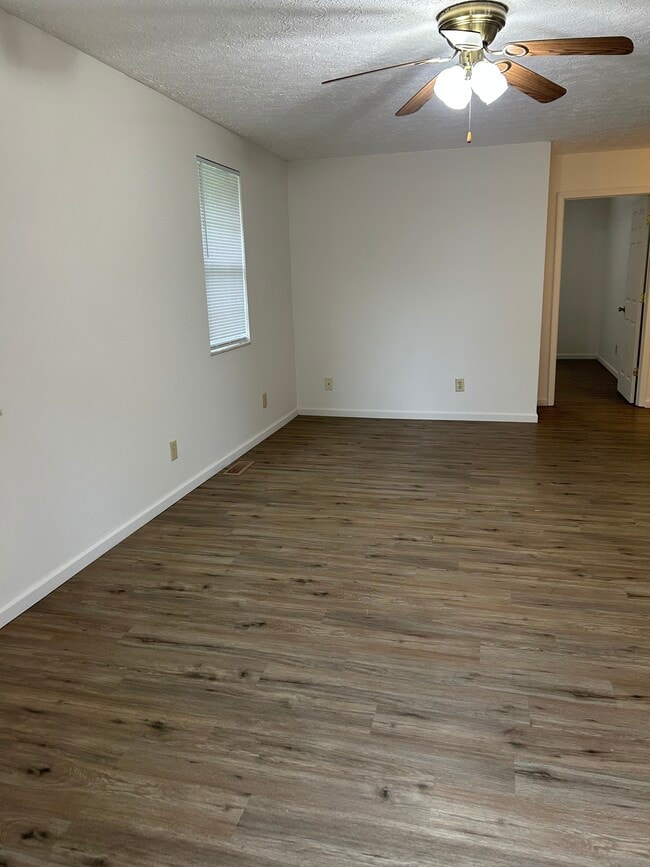 Photo - 132 Burkhardt Way
