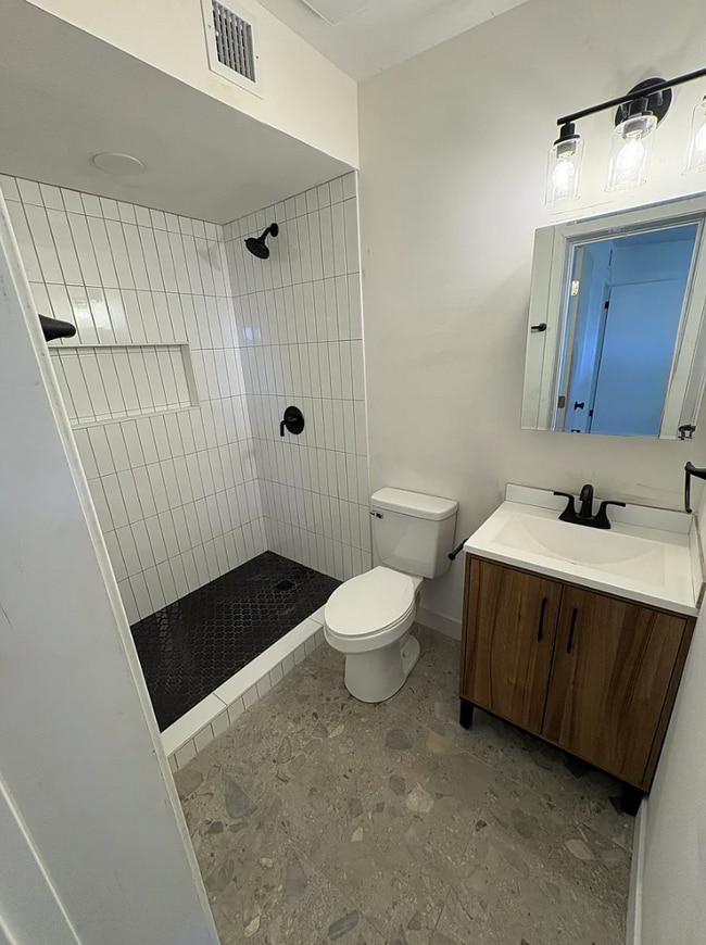 Photo - 519 W 16th St