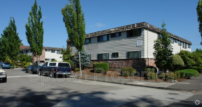 Building Photo - 8069 NE Flanders St Rental