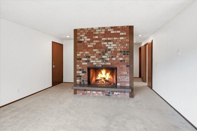 19433 28th Ave NE Unit D
