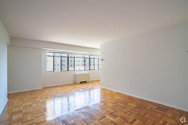 1BR, 1BA - 740SF - Gelmarc Towers