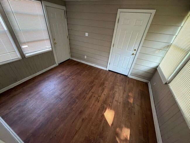 Photo - Spacious 4-Bedroom Home with Garage & Breezeway