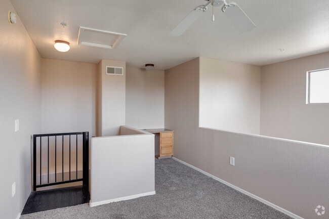 1BR, 1BA - 932SF
