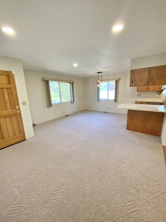 Photo - 340 Wiley St