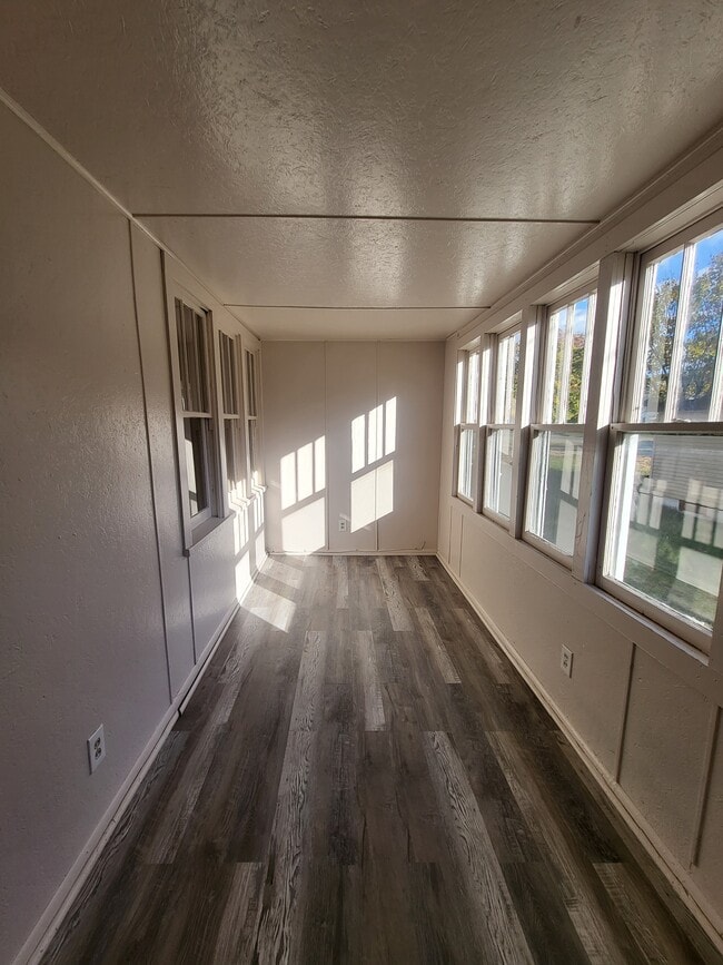 Photo - 1192 Maple St