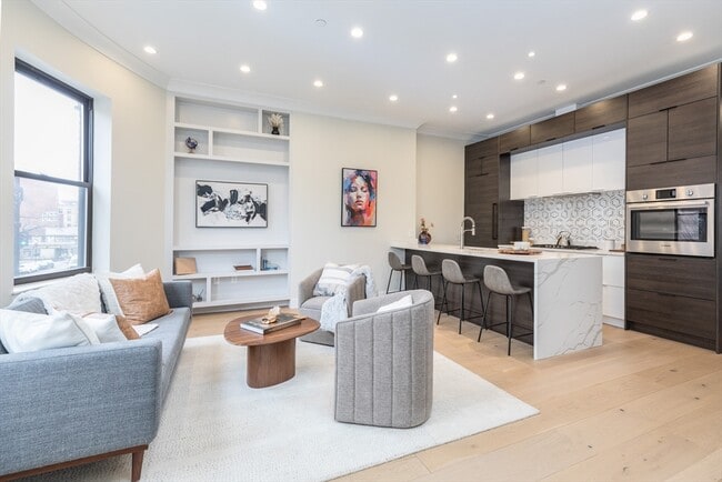 Building Photo - 565 Massachusetts Ave Unit 3