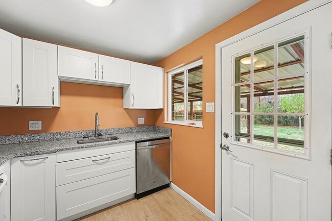 Photo - 424 S Locust St