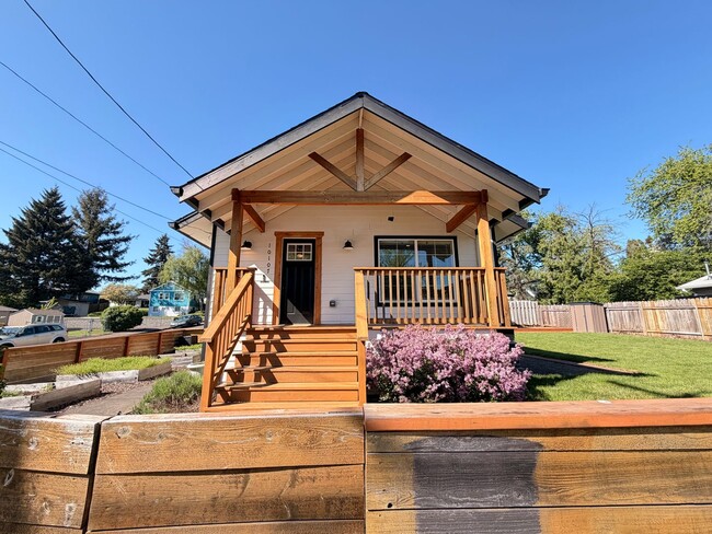 Building Photo - Lovingly Updated Home with Separate Garage, Outdoor Cat Enclosure, Finished Basement, Large Yard,...