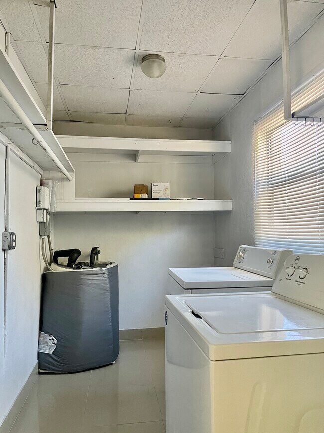 Photo - 1730 Long St