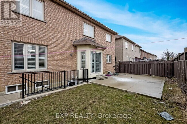 Photo - 50 Marbleseed Crescent