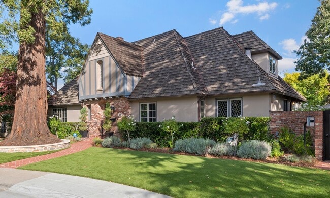 Photo - Exquisite English Tudor Estate on Private ...