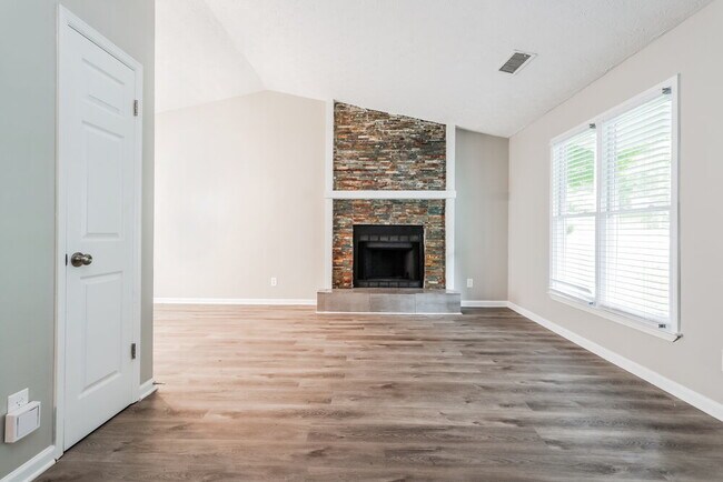 Photo - 4378 Buckingham Pl