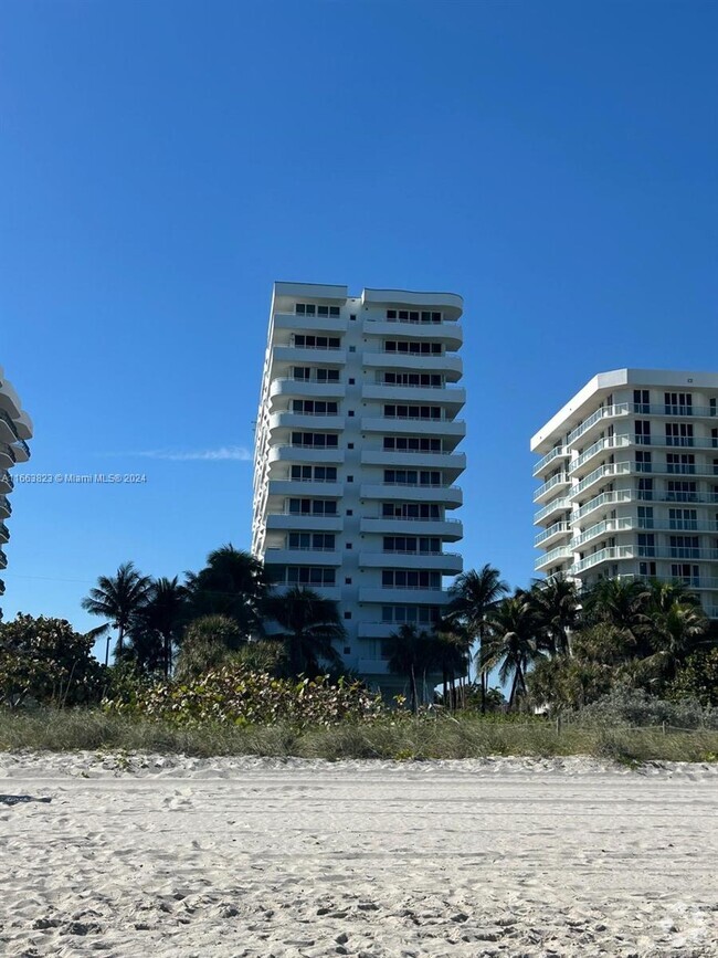 Building Photo - 8911 Collins Ave Unit 302 Rental