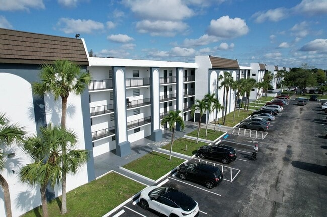 Building Photo - ? Beautiful remodeled 2-bed / 2-bath apartment.