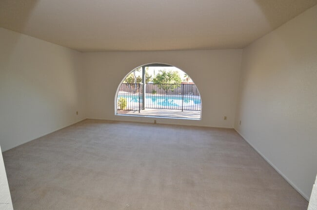 7722 E Knollwood Cir