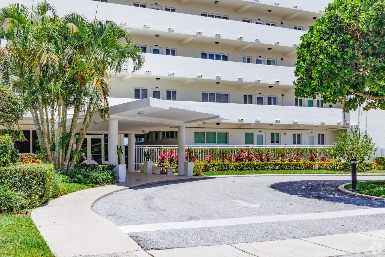Photo - Palm Beach Shores Co-op Apartments