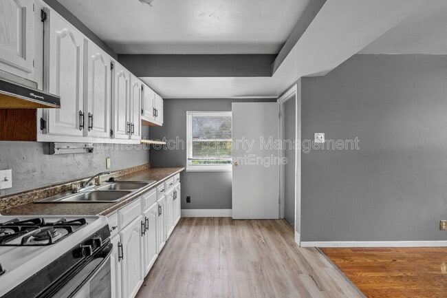 Photo - 135 Dundee Cir