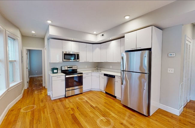 Building Photo - 904 Massachusetts Ave Unit 1