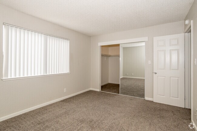 2BR, 1.5BA - 880SF - Primary Bedroom