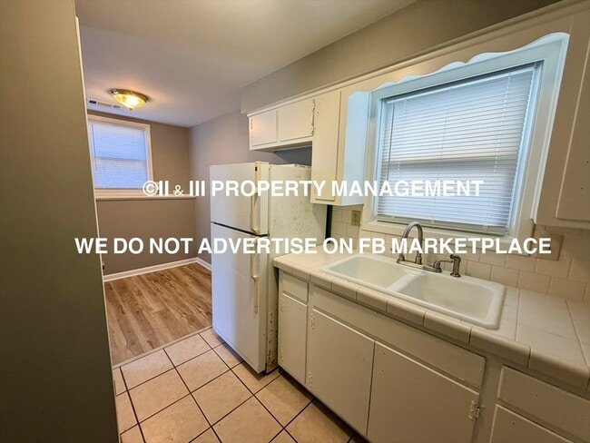 Photo - 8406 Robinson St