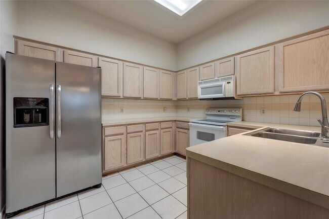 Photo - 2710 Grants Lake Blvd Unidad T5