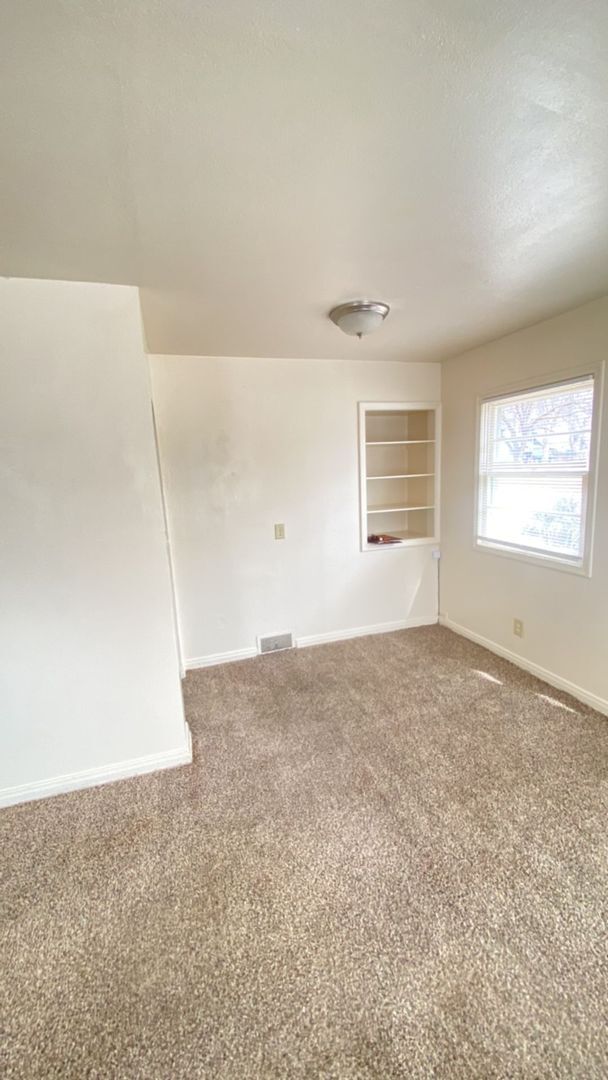 Photo - Duplex With Lots Of Room