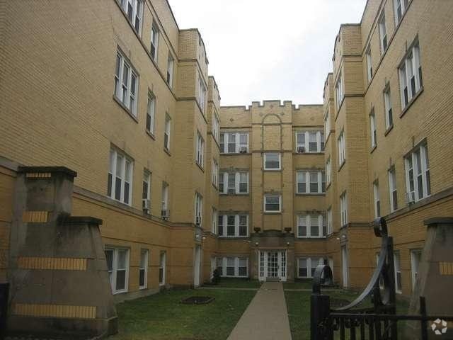 Building Photo - 4412 N St Louis Ave Unit 1A Rental