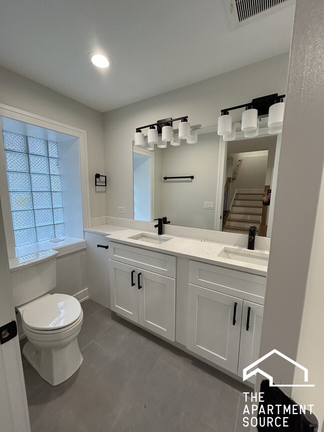 Photo - 858 N Paulina St Unidad CH