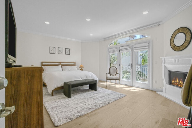 Photo - 11974 Mayfield Ave Unit 6