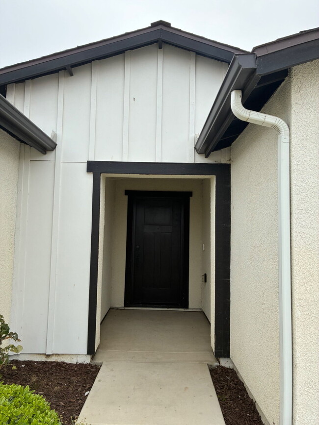 Photo - Modern Convenience and Luxury!! Move In Ready with Full Appliance Package!