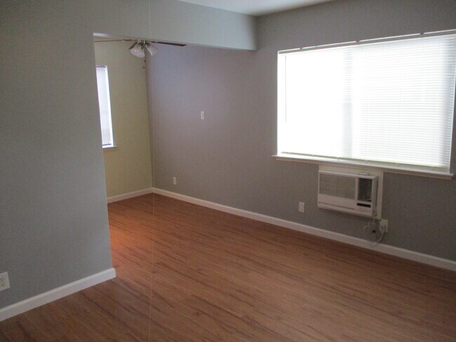 Photo - 326 V Street Unidad Apt. # 1