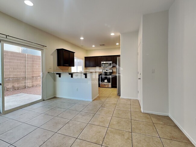 Photo - 1010 Maple Pines Ave