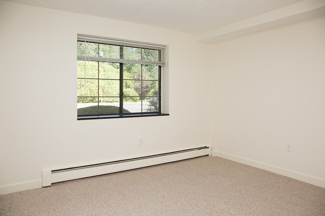 Photo - Hemlock Lane Apartments