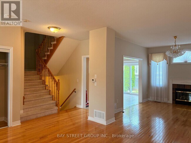 Photo - 211 Stonebridge Dr